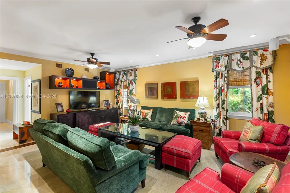4867 SW 82nd St Miami, FL 33143