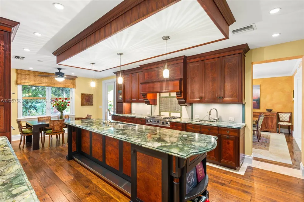 4867 SW 82nd St Miami, FL 33143