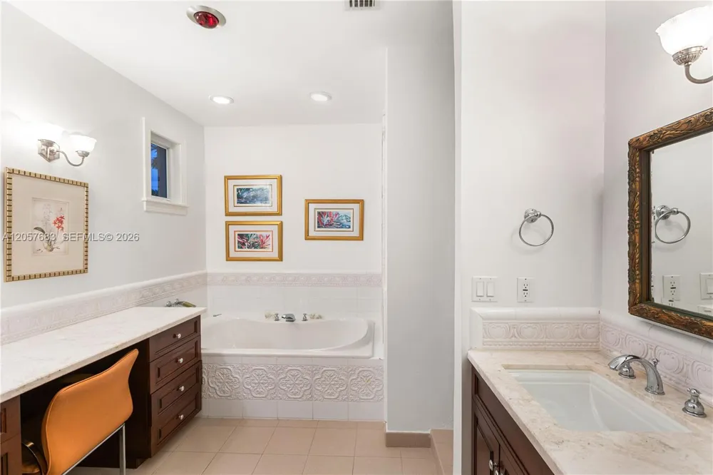 4867 SW 82nd St Miami, FL 33143