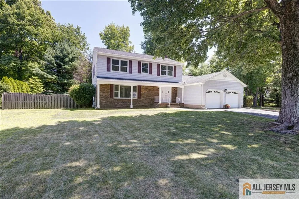 32 Ellmyer Road Edison, NJ 08820