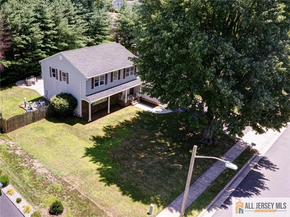 32 Ellmyer Road Edison, NJ 08820