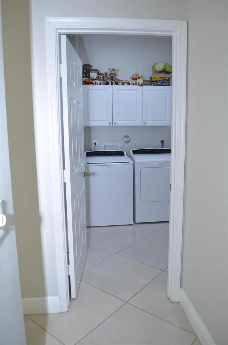 9242 Olmstead Drive Lake Worth, FL 33467