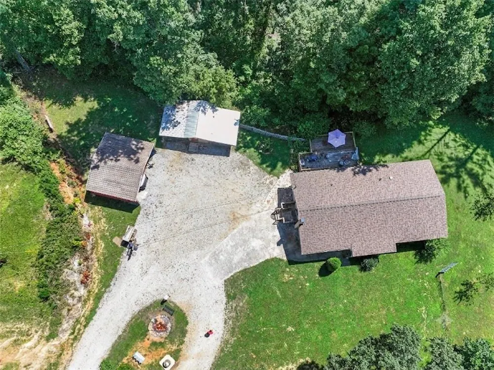 5082 Highway 197 Clarkesville, GA 30523