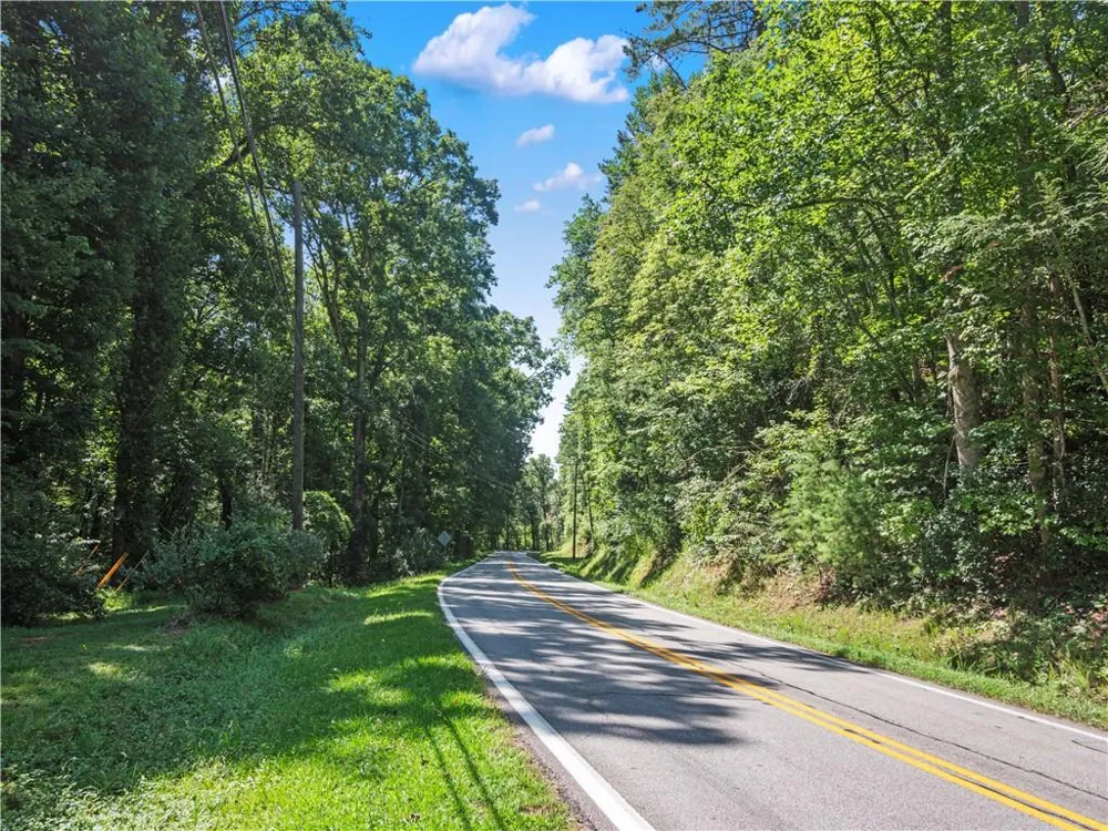 5082 Highway 197 Clarkesville, GA 30523