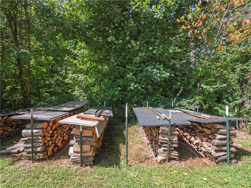 5082 Highway 197 Clarkesville, GA 30523
