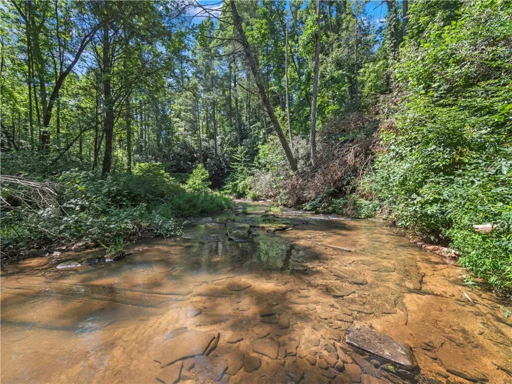 5082 Highway 197 Clarkesville, GA 30523