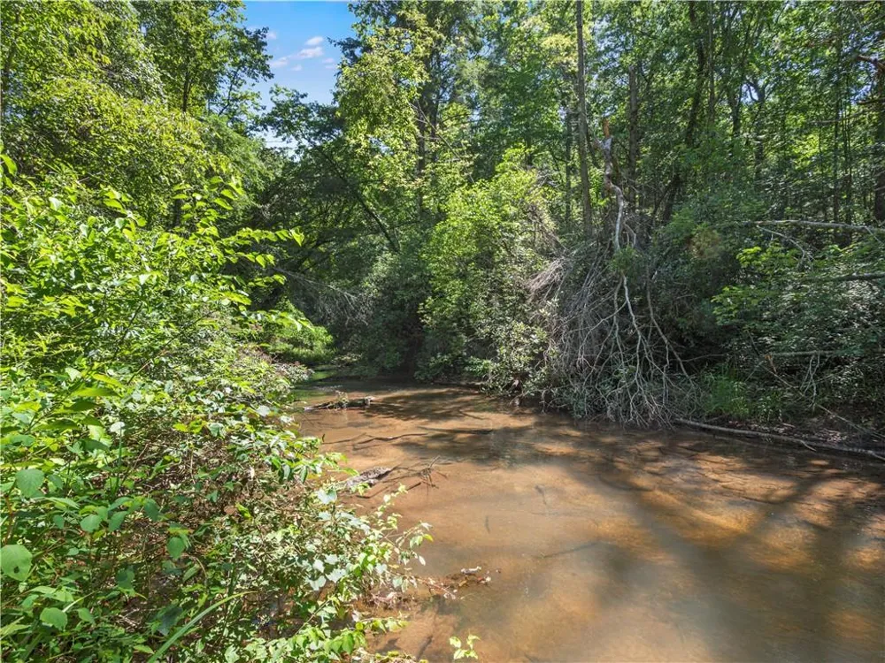5082 Highway 197 Clarkesville, GA 30523