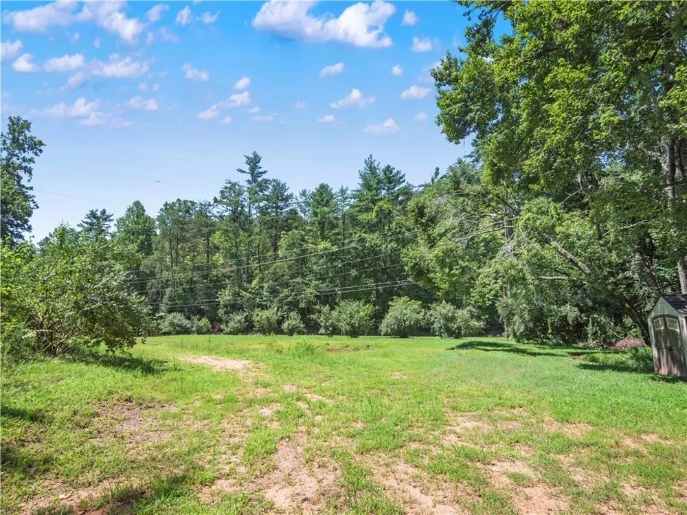 5082 Highway 197 Clarkesville, GA 30523