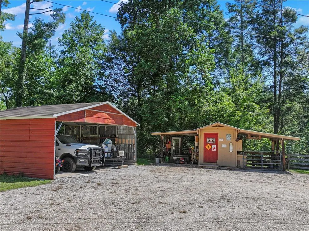 5082 Highway 197 Clarkesville, GA 30523