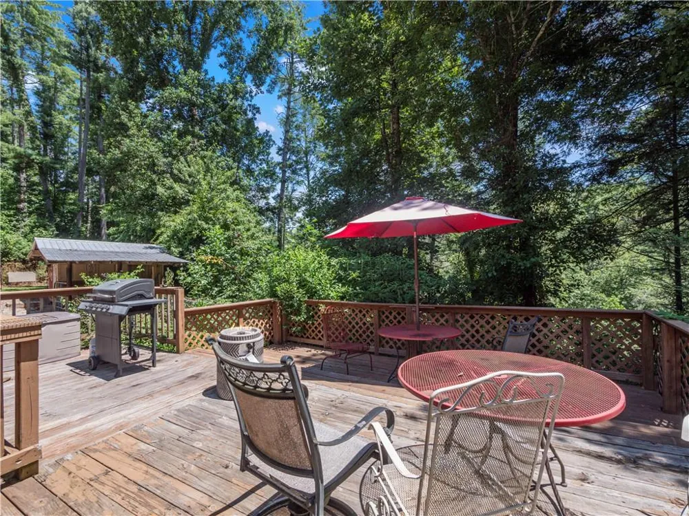 5082 Highway 197 Clarkesville, GA 30523
