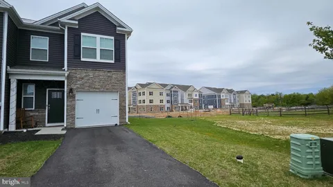 50 PEREGRINE WAY