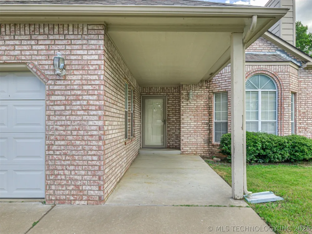 13017 E 93rd Court Owasso, OK 74055