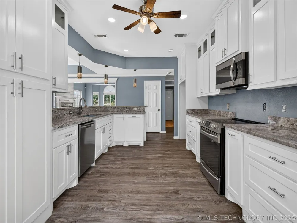 13017 E 93rd Court Owasso, OK 74055