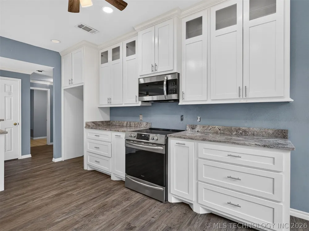 13017 E 93rd Court Owasso, OK 74055