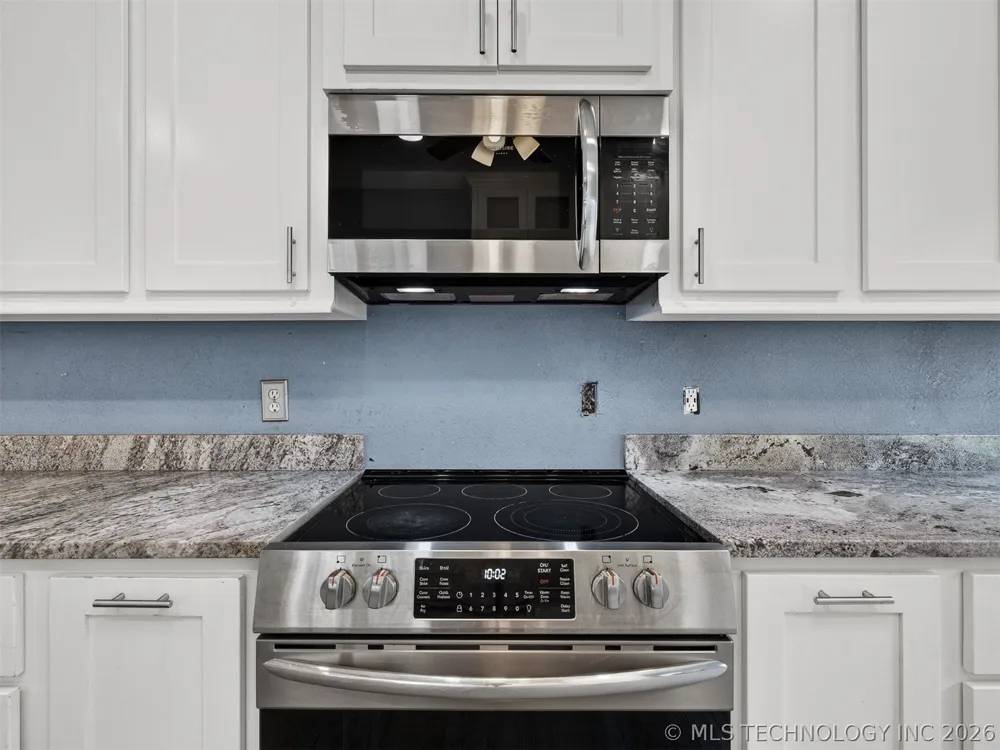 13017 E 93rd Court Owasso, OK 74055