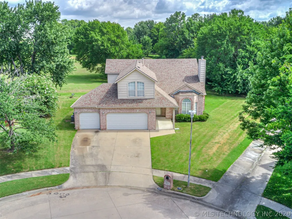 13017 E 93rd Court Owasso, OK 74055