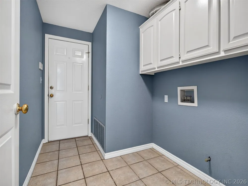 13017 E 93rd Court Owasso, OK 74055