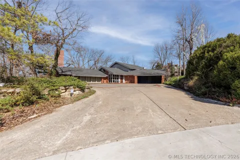 2100 North Star Court