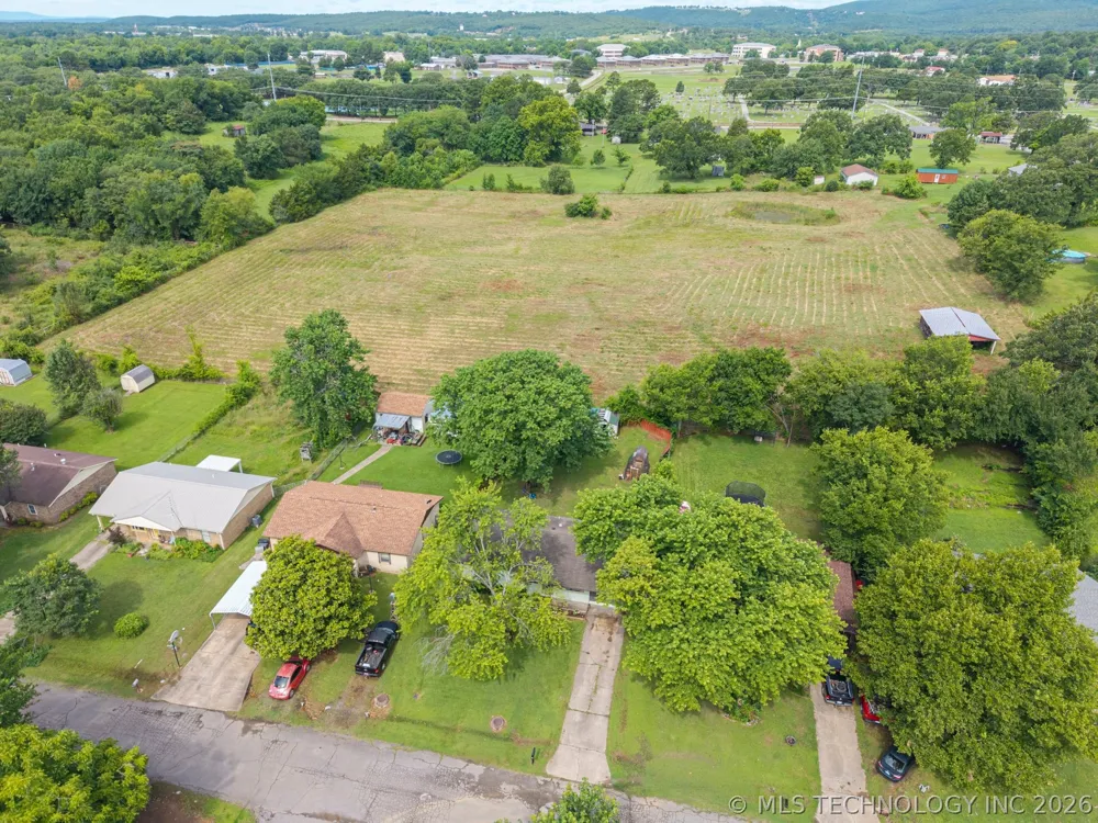 310 Grove Poteau, OK 74953