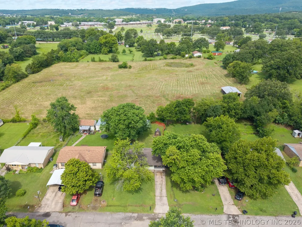 310 Grove Poteau, OK 74953