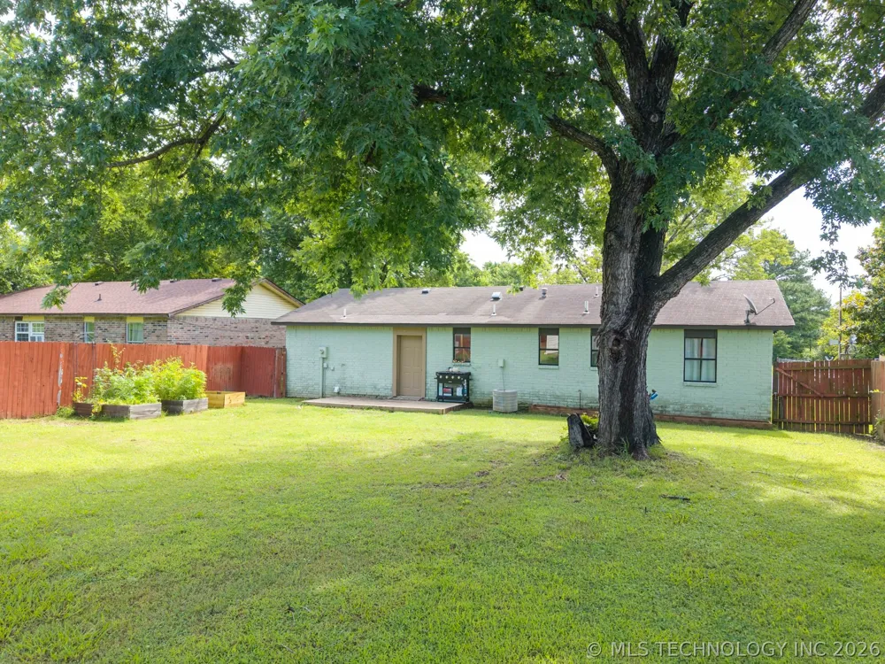 310 Grove Poteau, OK 74953