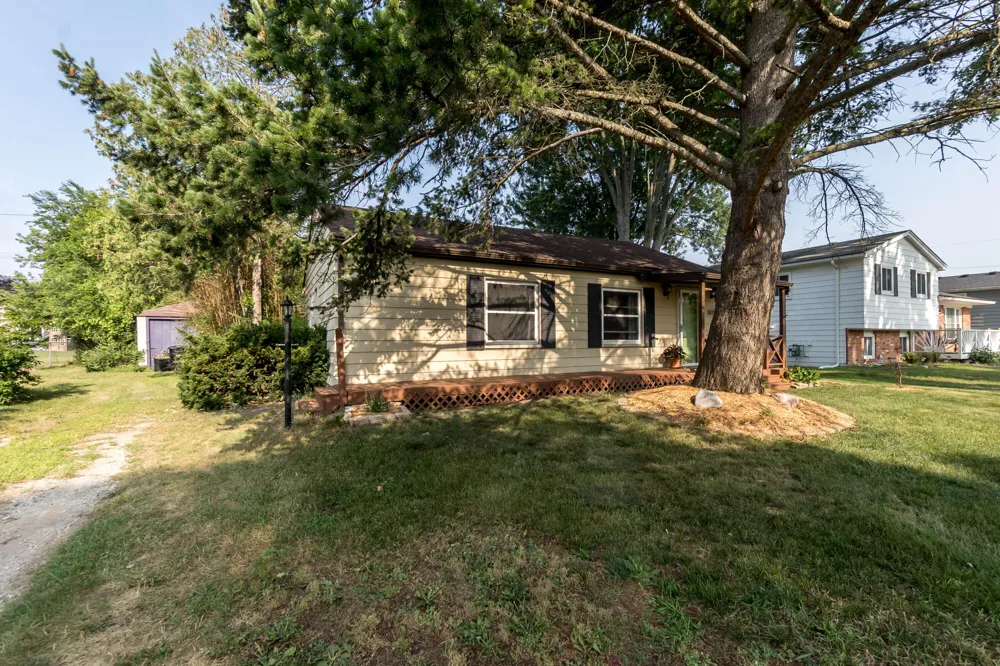 18951 Sunset Street Livonia, MI 48152
