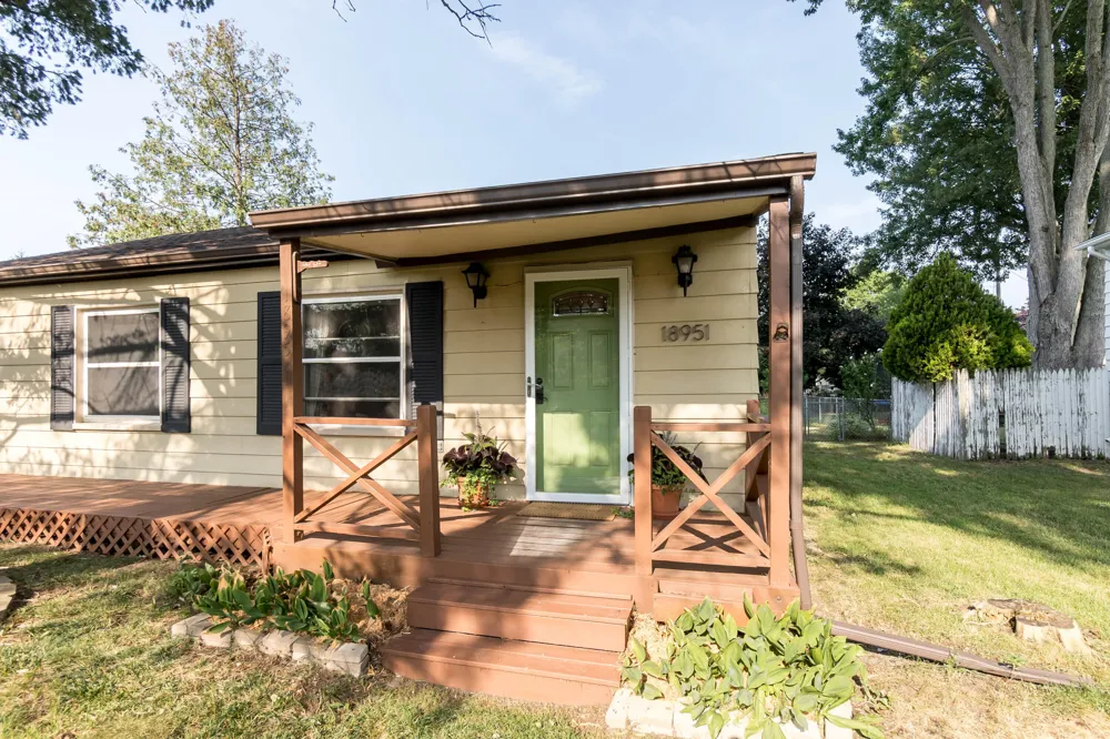 18951 Sunset Street Livonia, MI 48152