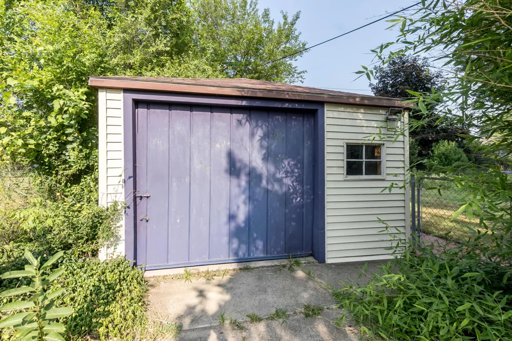 18951 Sunset Street Livonia, MI 48152