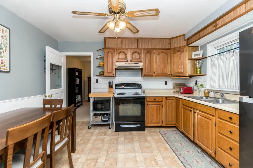 18951 Sunset Street Livonia, MI 48152