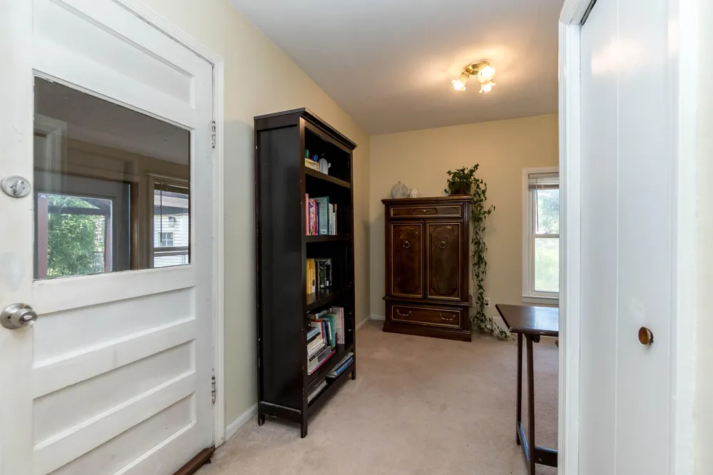 18951 Sunset Street Livonia, MI 48152
