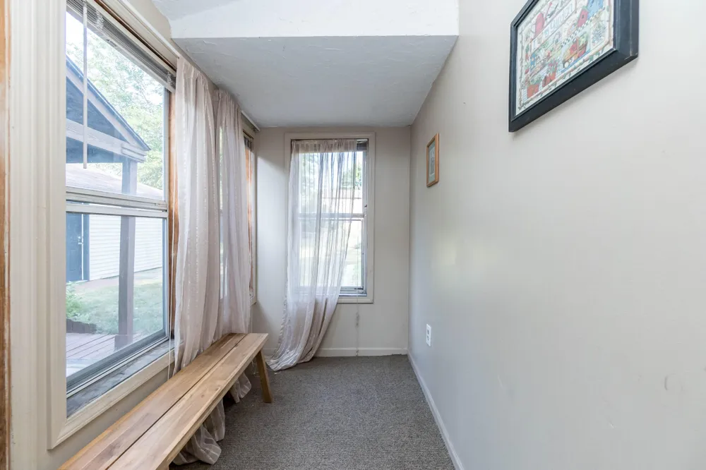 18951 Sunset Street Livonia, MI 48152