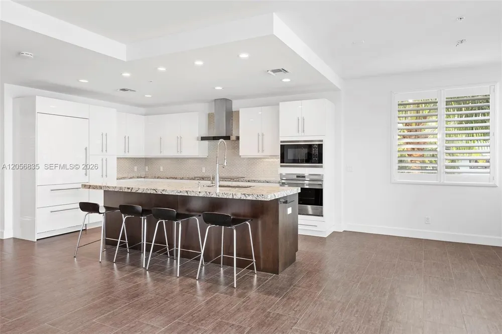 348 Elm St #B-10 Hollywood, FL 33019