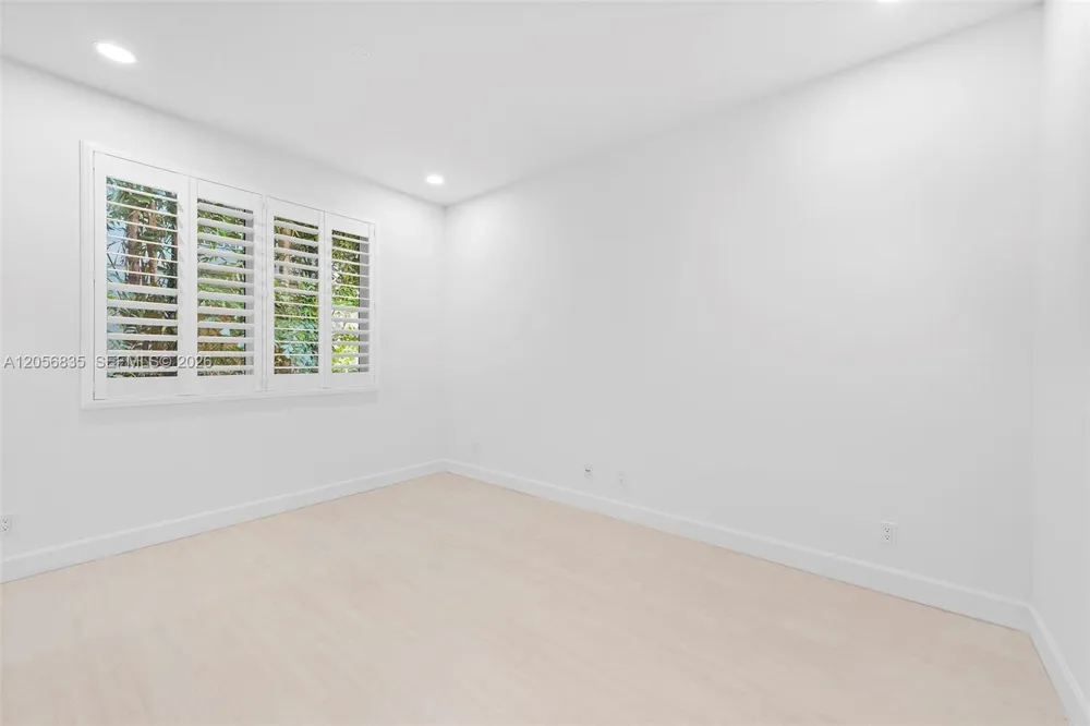 348 Elm St #B-10 Hollywood, FL 33019