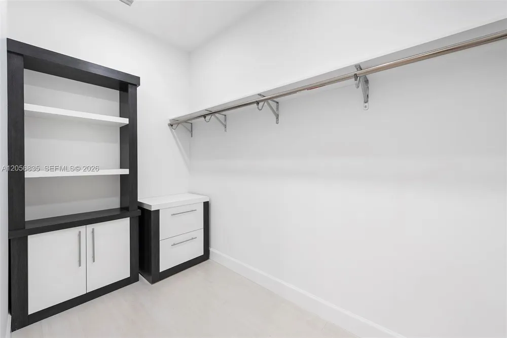 348 Elm St #B-10 Hollywood, FL 33019
