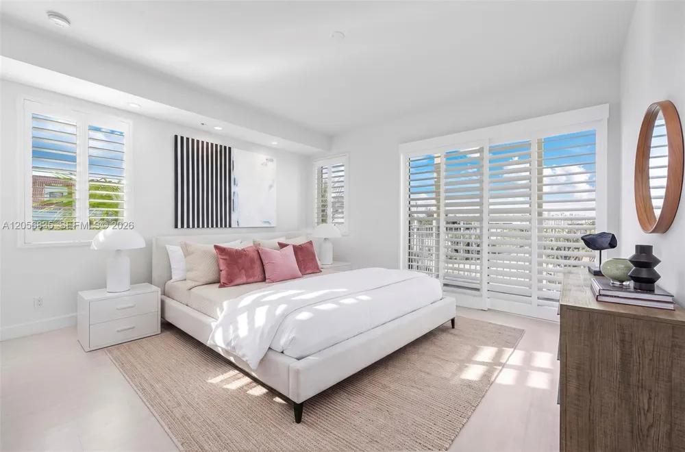 348 Elm St #B-10 Hollywood, FL 33019