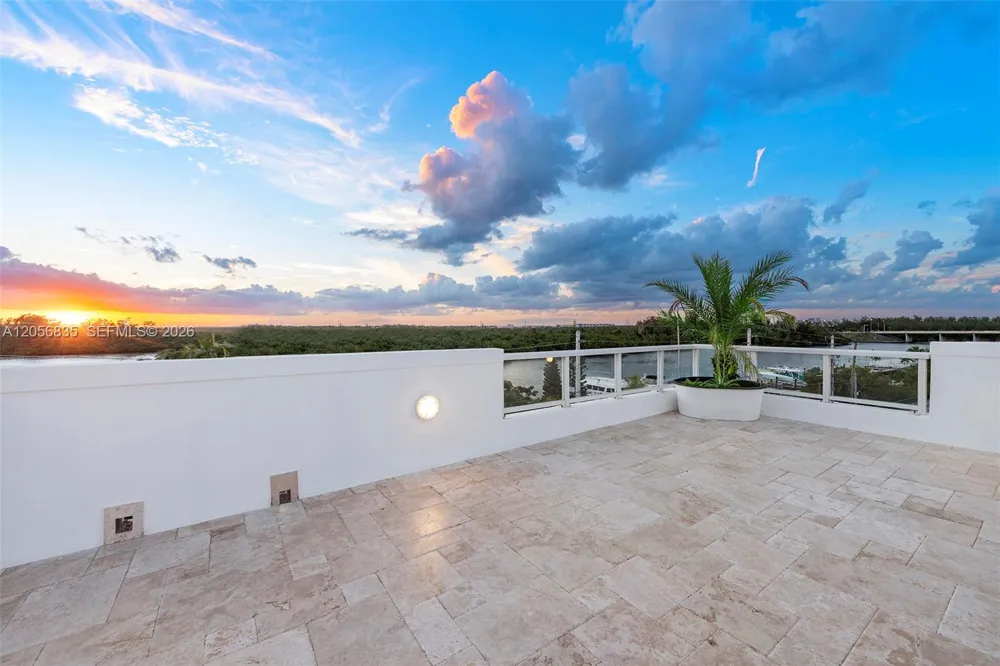 348 Elm St #B-10 Hollywood, FL 33019