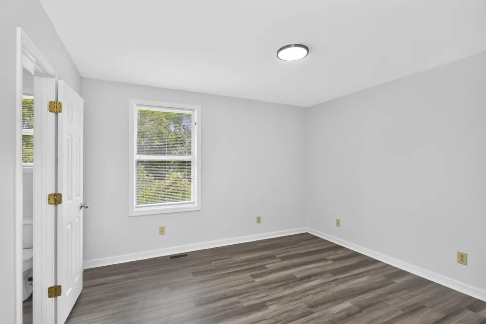 1009 Lynndale Dr Castalian Springs, TN 37031