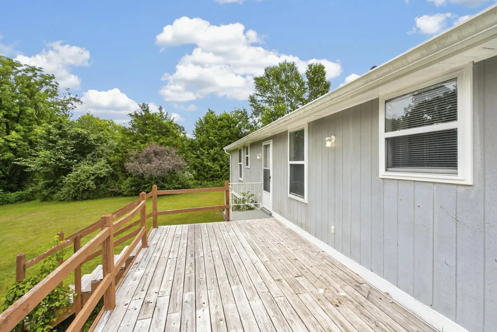 1009 Lynndale Dr Castalian Springs, TN 37031