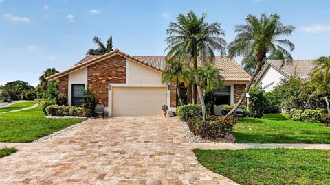 10065 Camelback Lane
