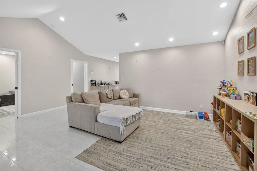 10065 Camelback Lane Boca Raton, FL 33498