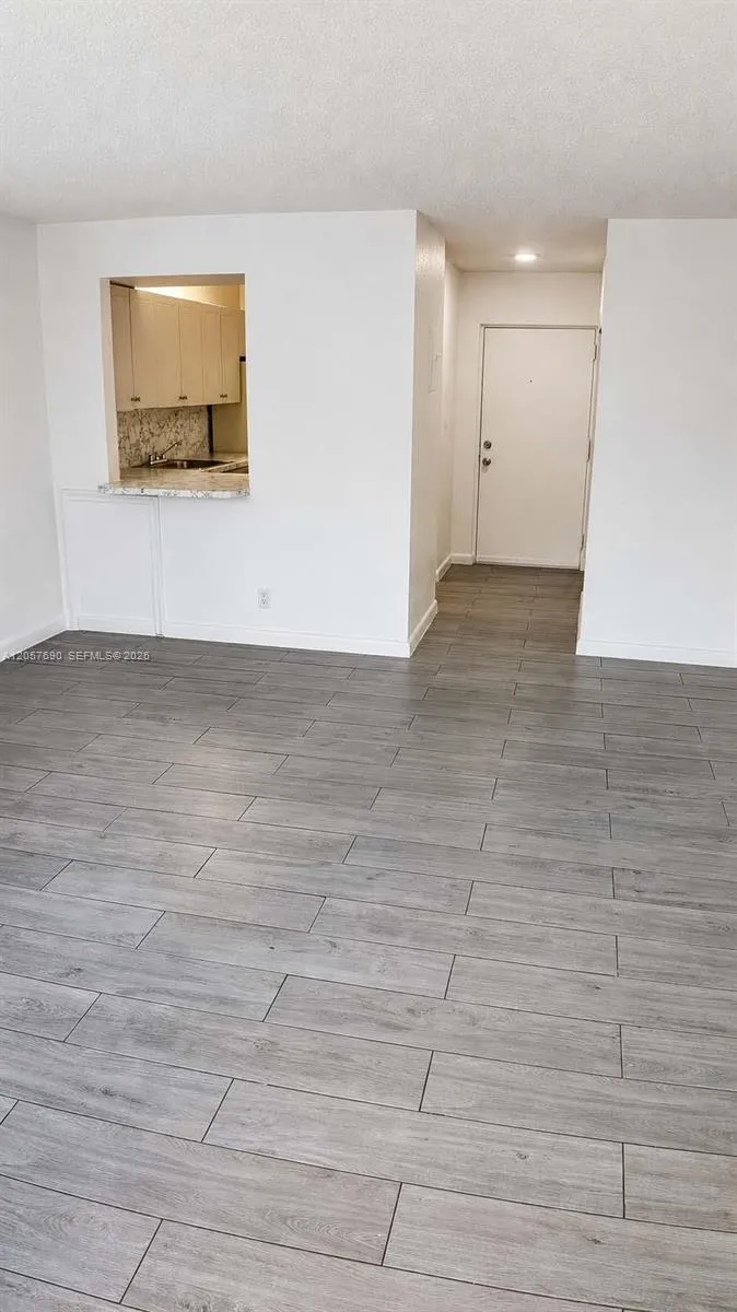 11120 SW 196th St #309 Cutler Bay, FL 33157