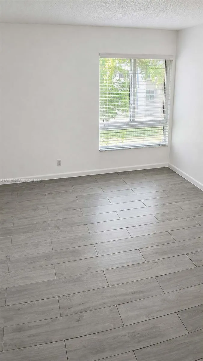 11120 SW 196th St #309 Cutler Bay, FL 33157
