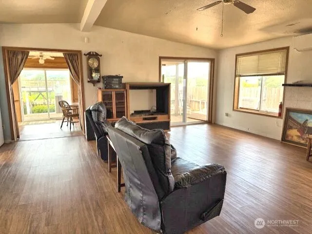 535 Canal Drive NE Ocean Shores, WA 98569