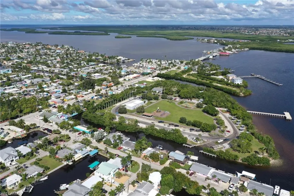 11242 Matlacha Avenue Matlacha, FL 33993