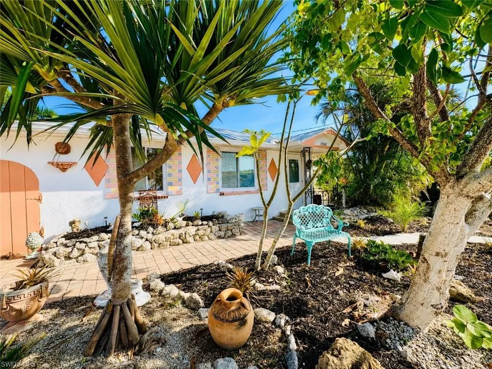 11242 Matlacha Avenue Matlacha, FL 33993