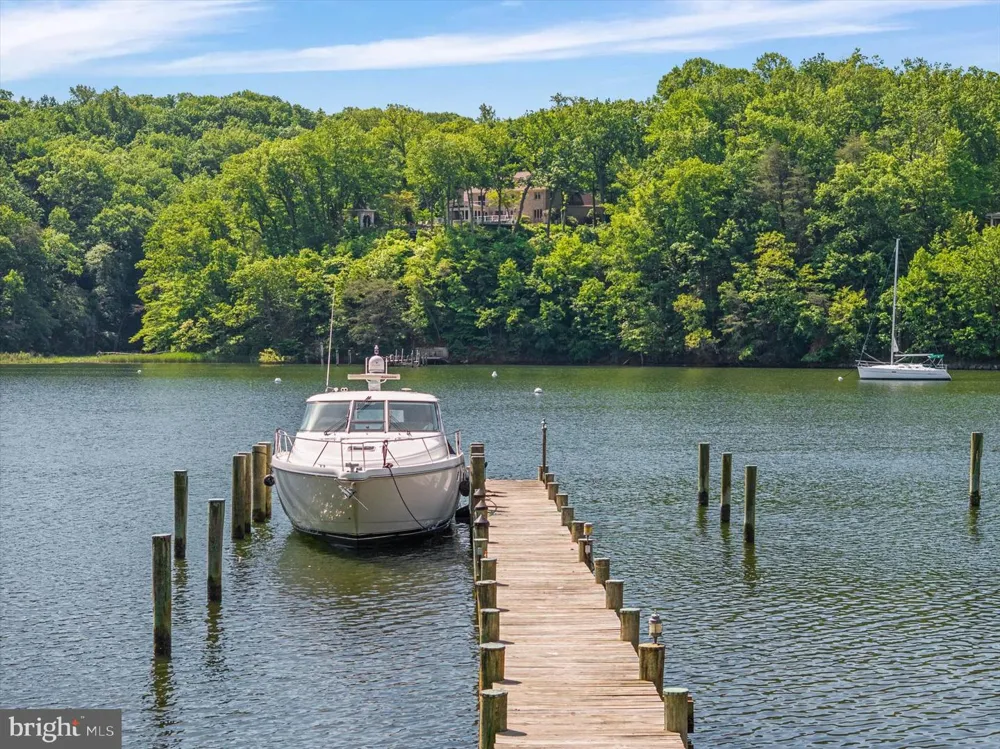 1486 DOWNHAM MARKET Annapolis, MD 21401