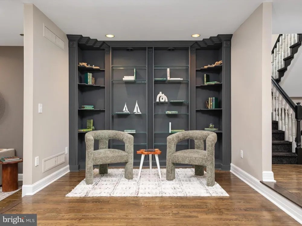 1486 DOWNHAM MARKET Annapolis, MD 21401