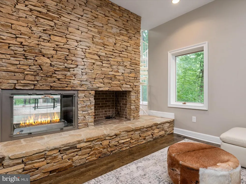 1486 DOWNHAM MARKET Annapolis, MD 21401