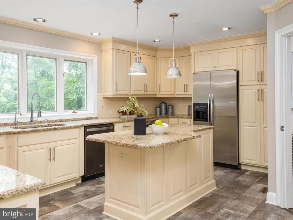 1486 DOWNHAM MARKET Annapolis, MD 21401
