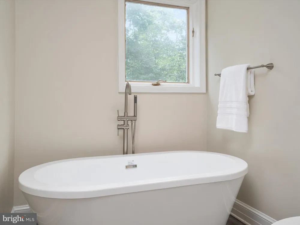 1486 DOWNHAM MARKET Annapolis, MD 21401